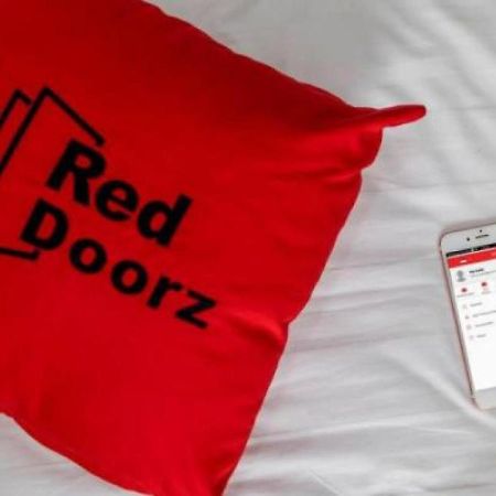 Reddoorz Near Rs Cikini Jakarta Kültér fotó