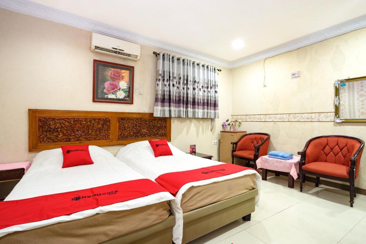 Reddoorz Near Rs Cikini Jakarta Kültér fotó